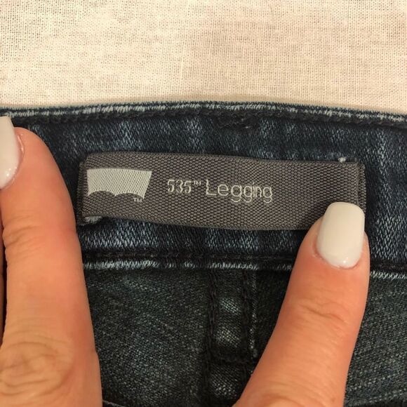 Levi 535 Denim Leggings Size 1‎ Dark Wash - Picture 7 of 8
